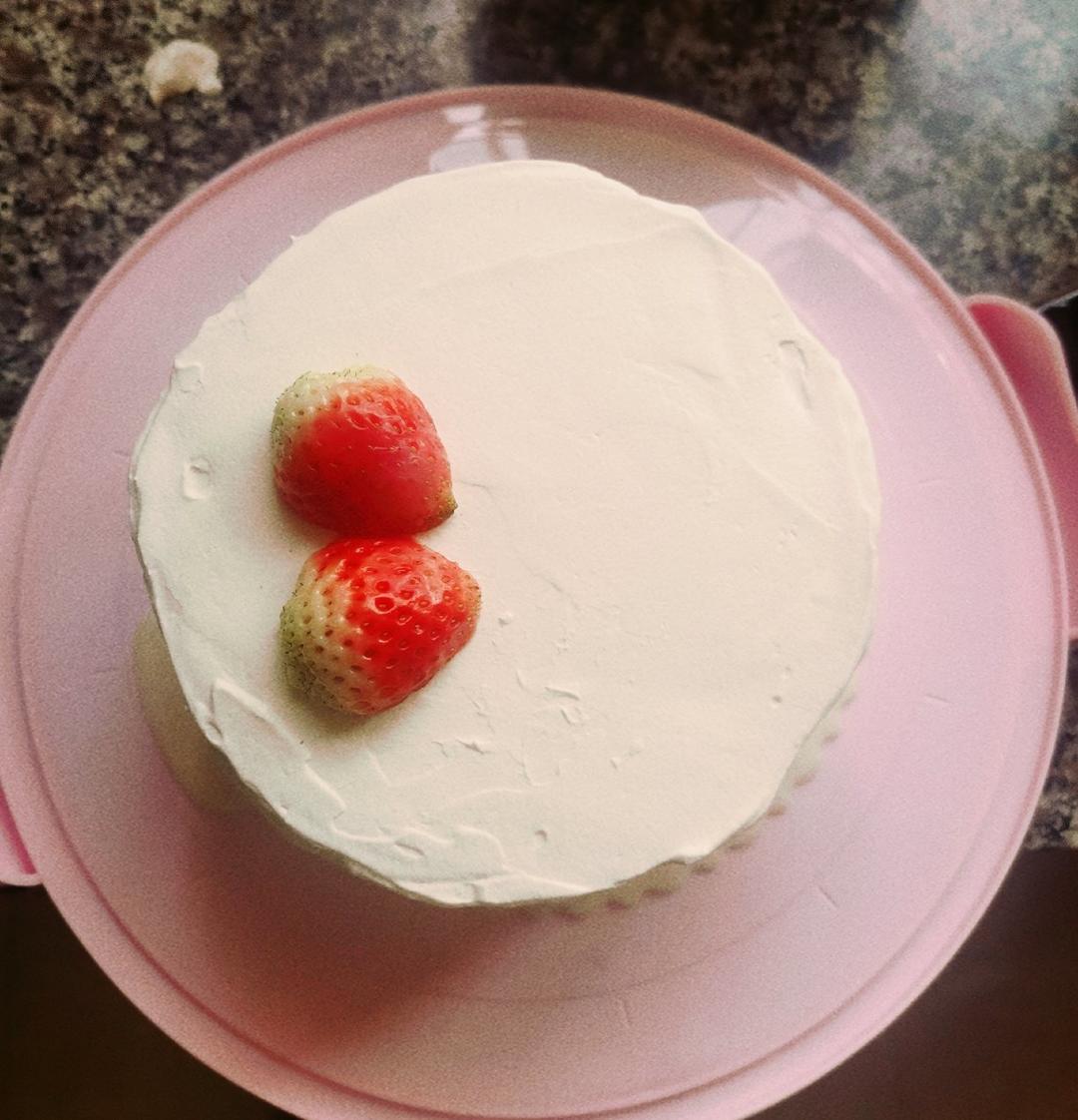 一只局外辣鸡做的6寸彩虹蛋糕胚无色素