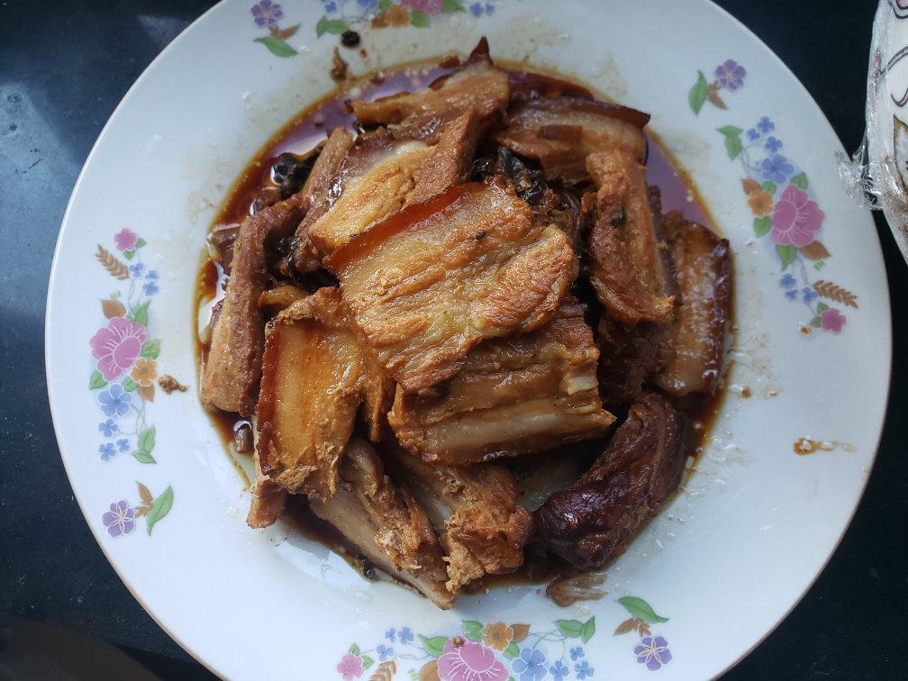 梅干菜扣肉，入口即化，软糯不油腻，快过年了，学起来