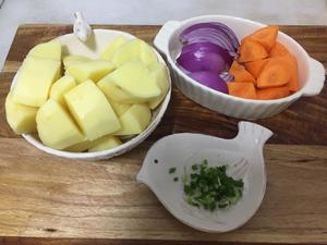 肥牛炖土豆的做法 步骤2