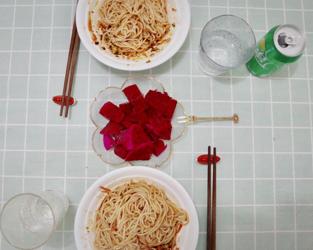 厨房小白必学的黄磊同款雪碧拌面