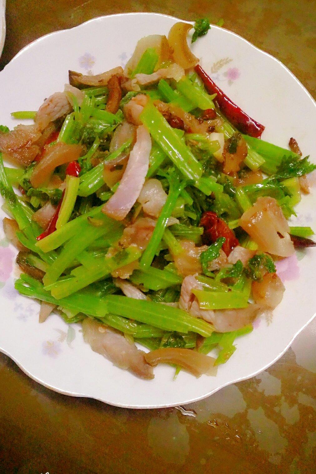 芹菜炒肉丝