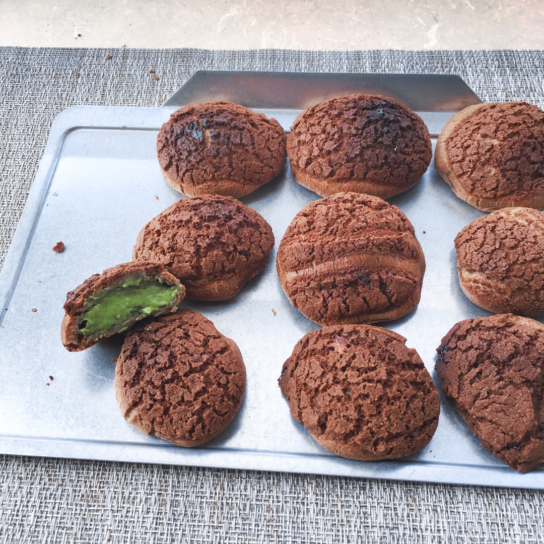 巧克力酥皮泡芙