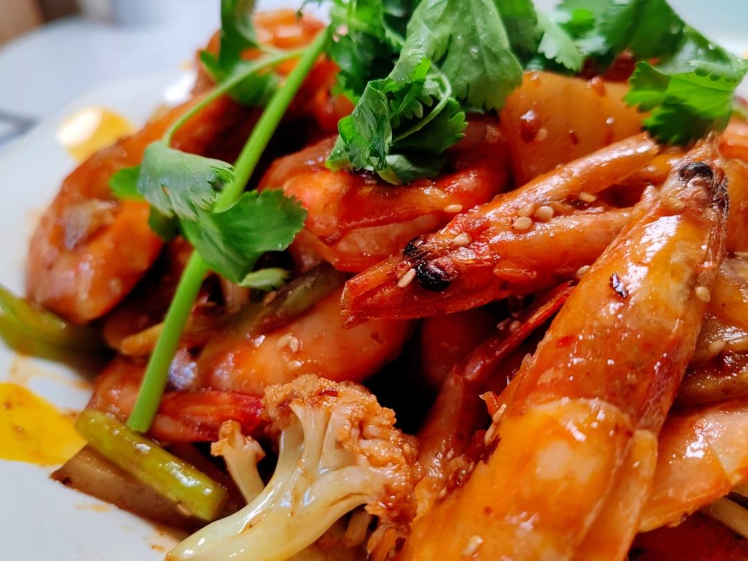 能瞬间引爆味蕾的【香辣干锅虾】