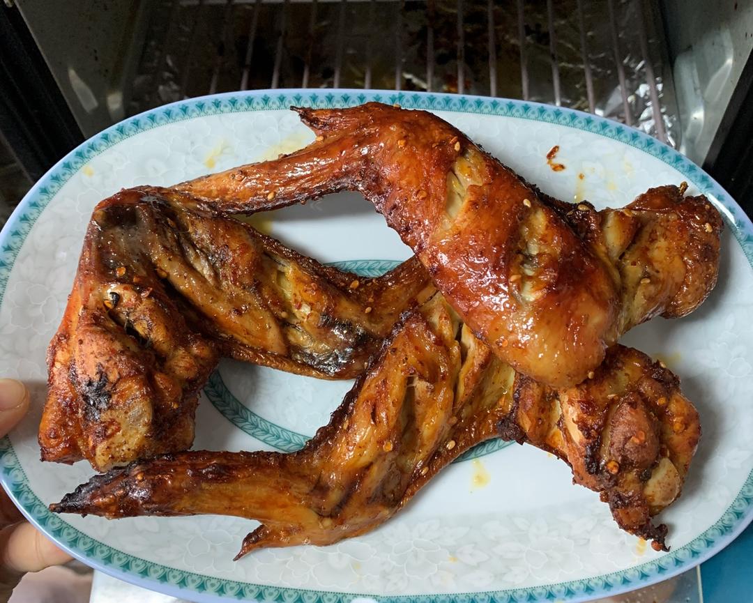 孩子最爱的超级简单又好吃😋的“烤鸡翅”的做法