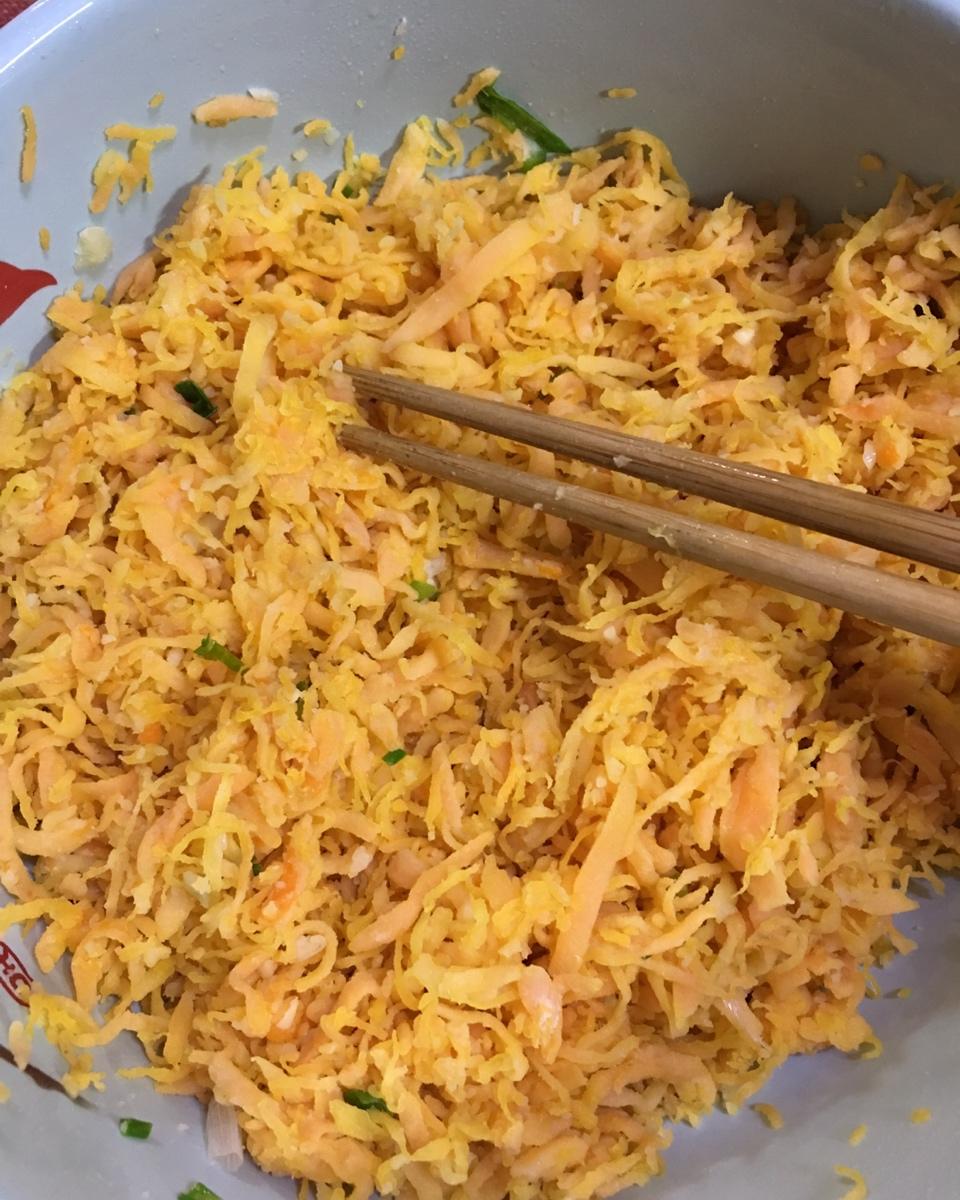 粉蒸胡萝卜丝