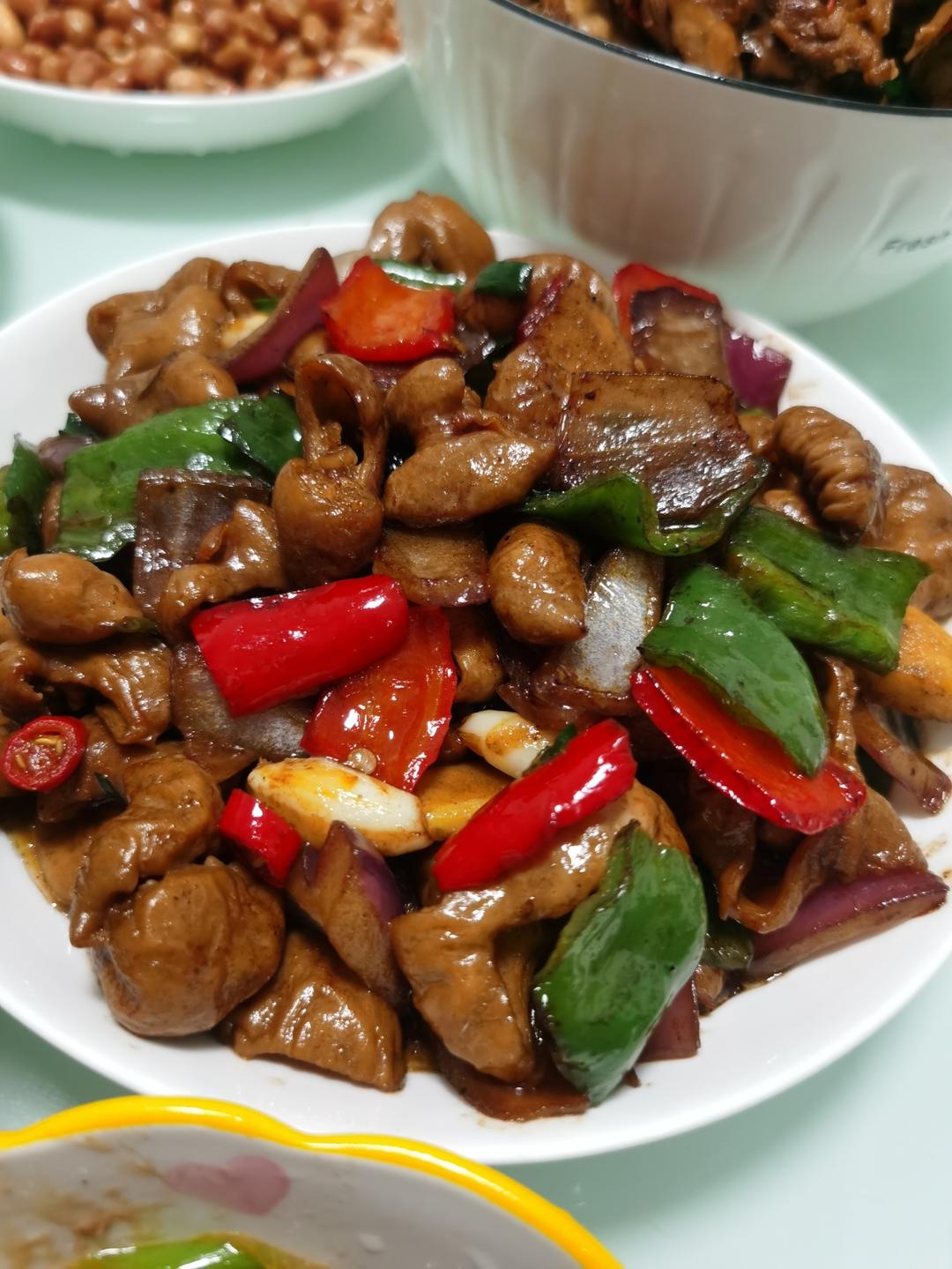 香辣过瘾的爆炒肥肠，这么做巨巨巨下饭！！