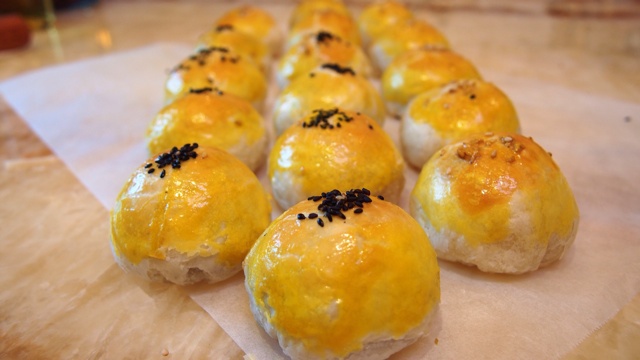豆沙蛋黄酥