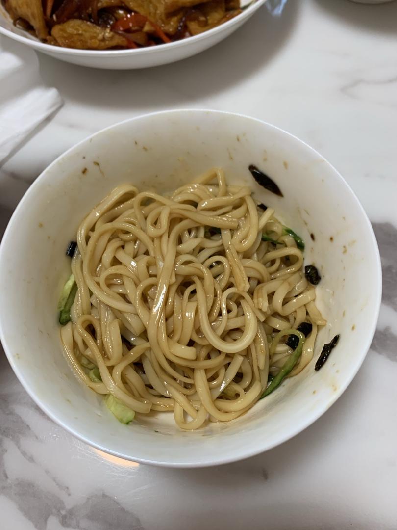 葱油拌面Spring Onion Noodles