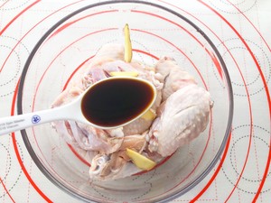 不加一滴水❗️自制家庭版三汁焖锅❗️插图2 不加一滴水❗️自制家庭版三汁焖锅❗️的做法 步骤3