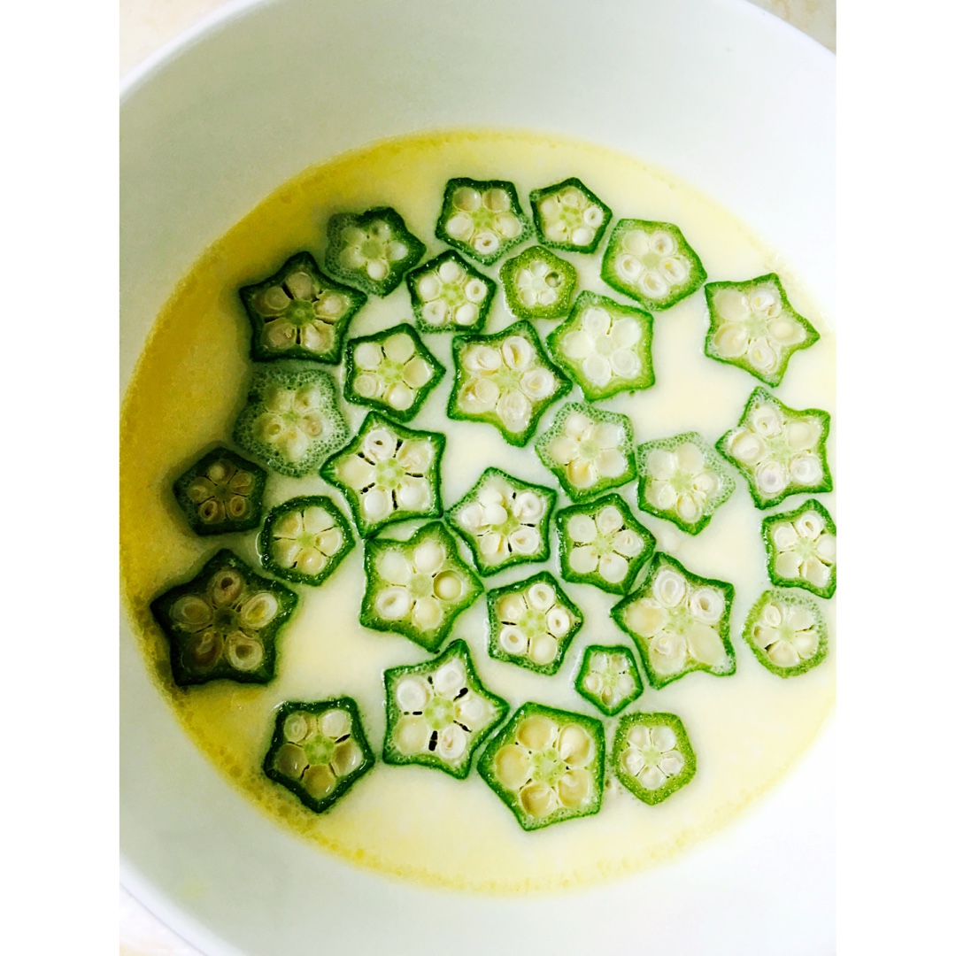 颜值控-做一朵开在碗里的花秋葵蒸水蛋