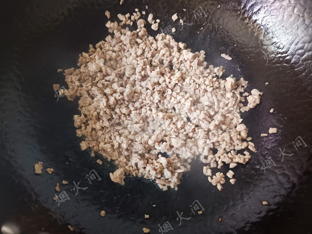 新蒜薹上市！这样做，好吃下饭，拌面一绝🍜的做法 步骤3