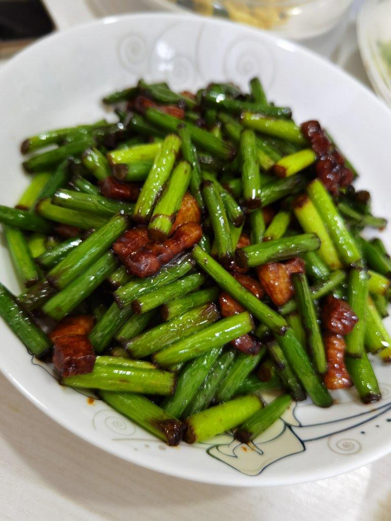妈妈牌蒜薹炒肉