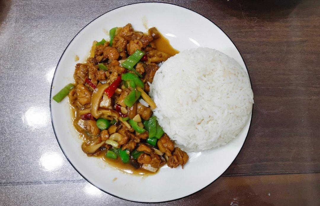 比饭店好吃很多倍的黄焖鸡