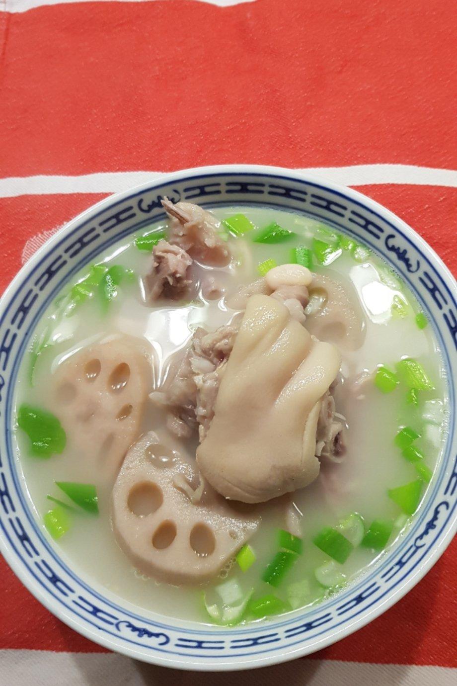 惟惟73做的雪豆炖猪蹄——出白汤的关键所在