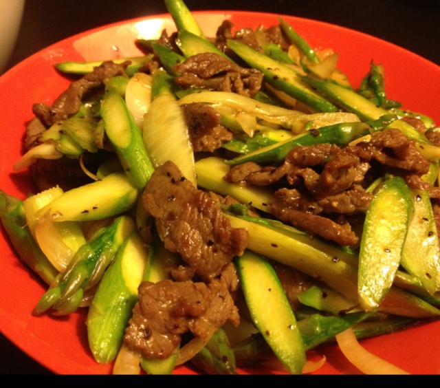芦笋炒牛肉