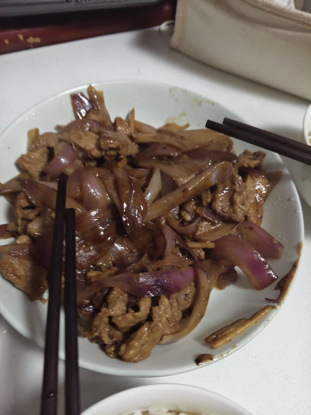 洋葱炒牛肉