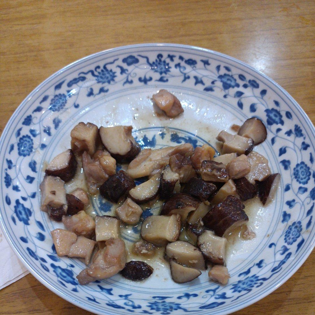 香菇鸡腿