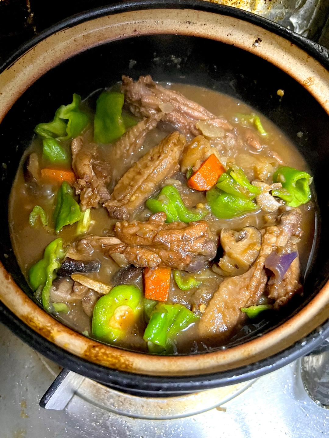 酱香鸡翅烧土豆的做法