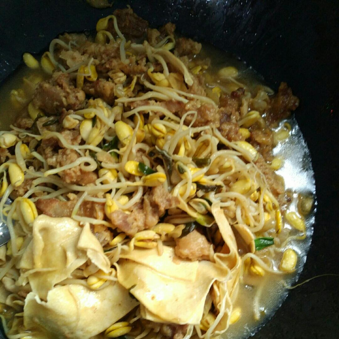 高高1308m2su做的黄豆芽炖小酥肉