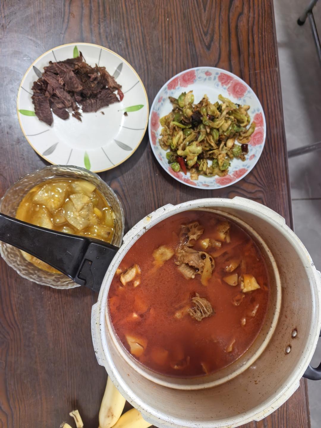 夏天的蔬菜～葫芦炒肉丝榨菜
