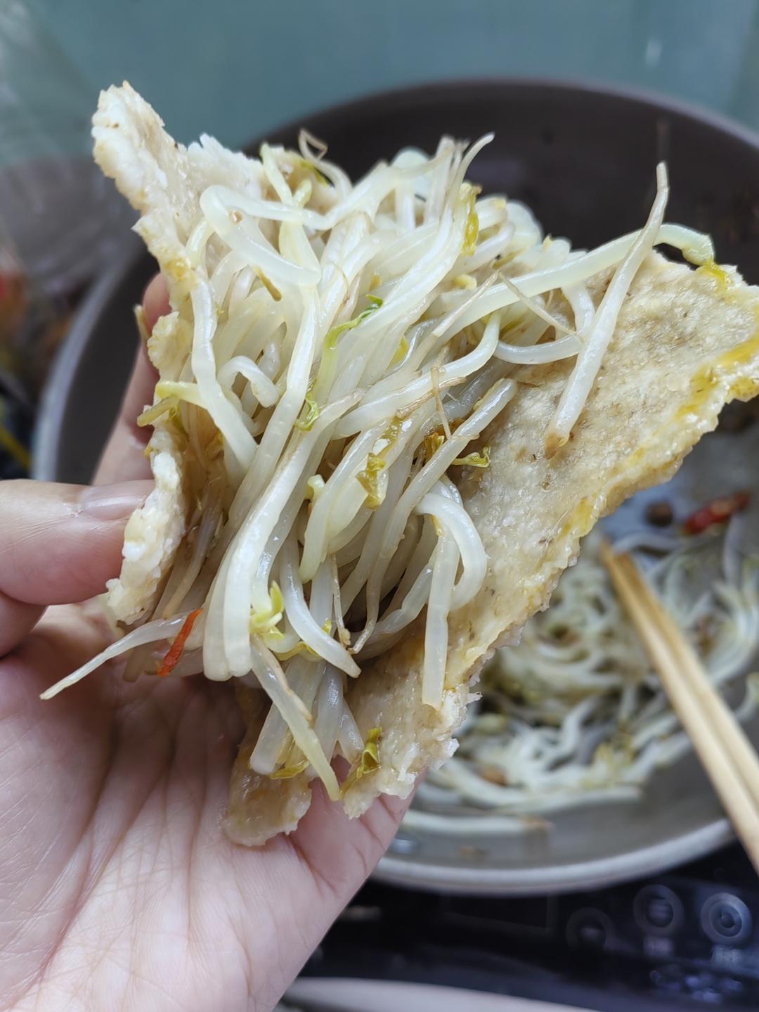 豆芽卷饼～三口一个停不下