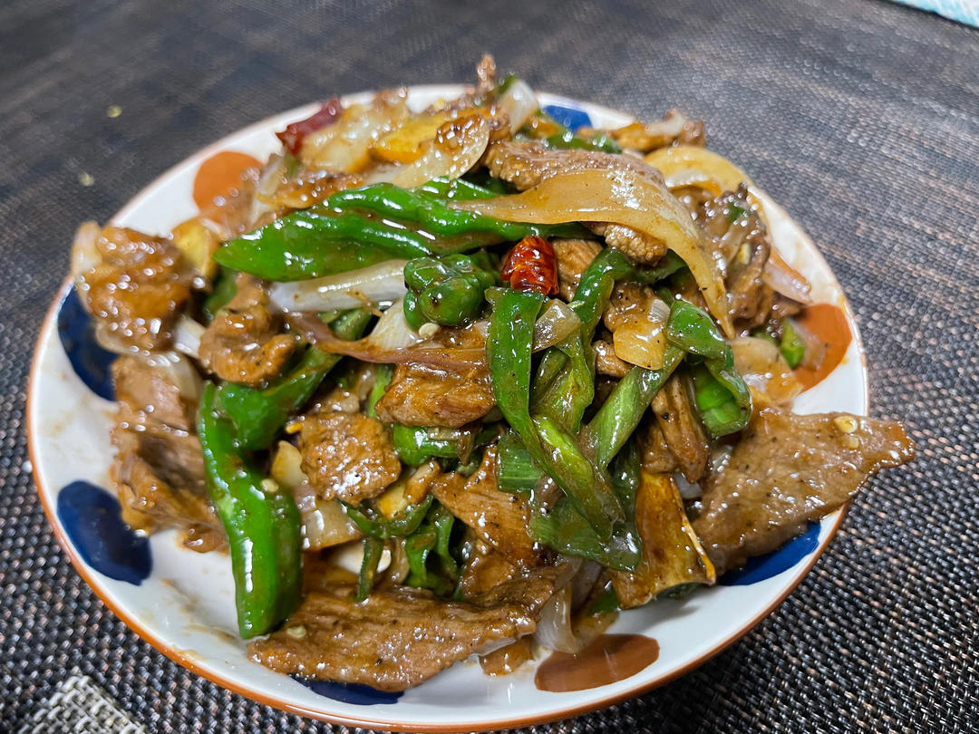 【小高姐】青椒牛肉 如何炒出嫩滑的牛肉