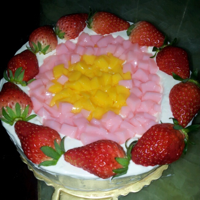 草莓戚风生日蛋糕