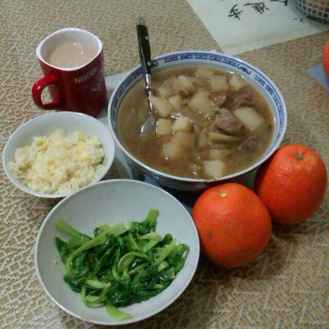 白萝卜炖牛腩
