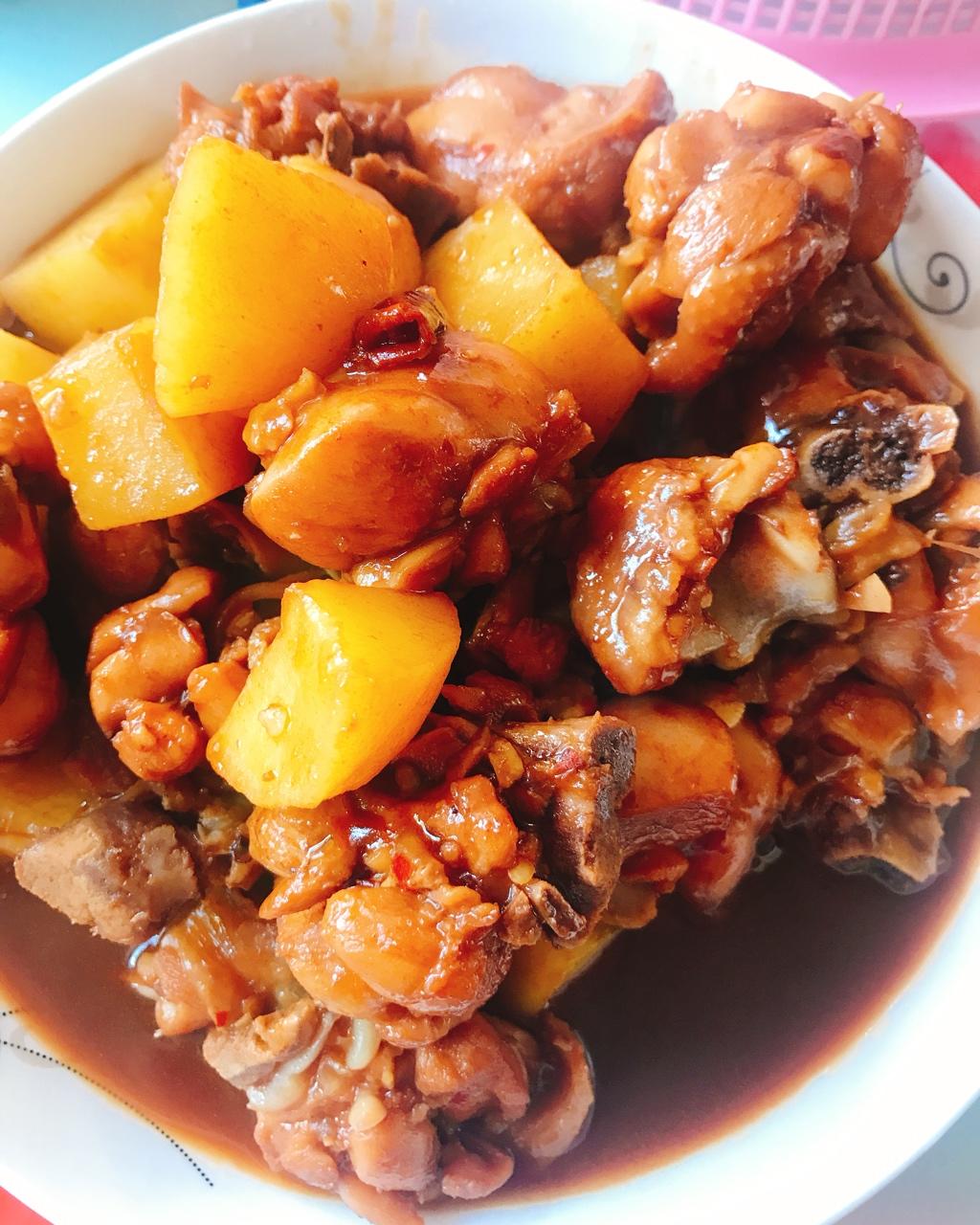 baeqaq做的红烧土豆炖鸡腿