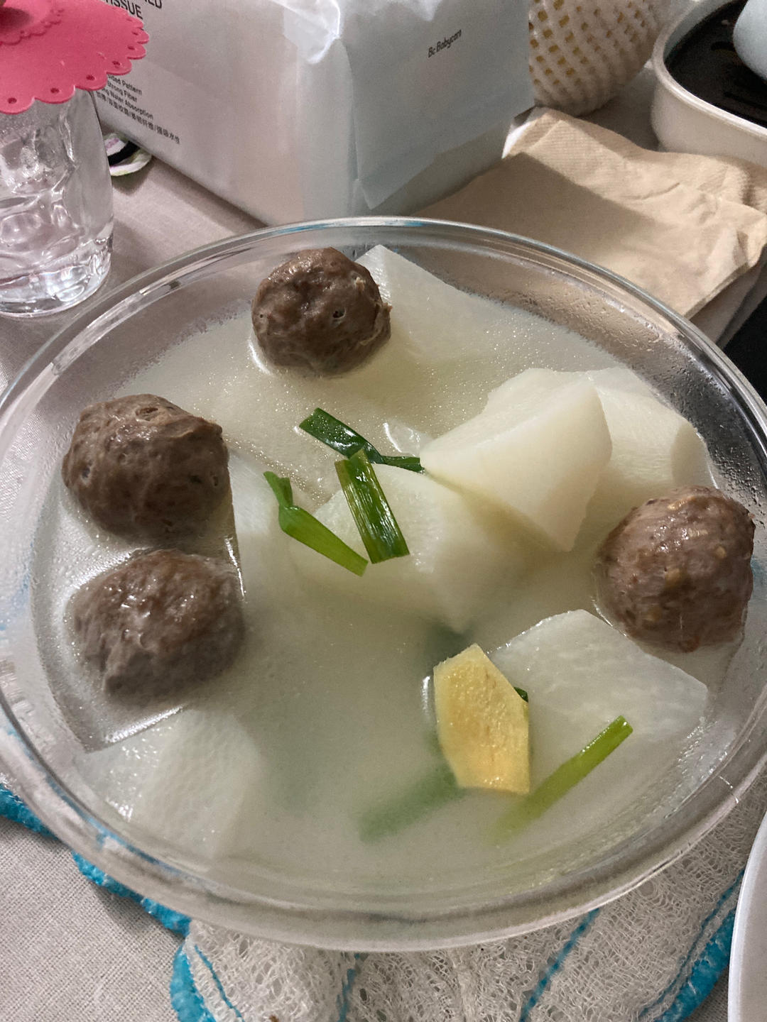 超Q弹！花几分钟给自己煮了一锅萝卜牛丸汤，牛肉丸爆汁弹牙