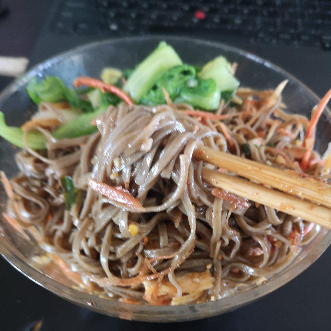 低脂冬季不长肉🔆解馋又开胃的酸辣拌荞麦面