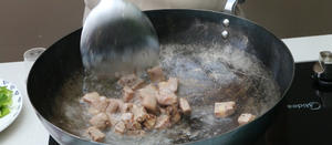 肉不会老的黑椒牛肉粒的做法 步骤2