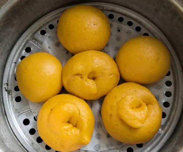 新手也可以--详解如何做出人见人爱、金黄的南瓜馒头