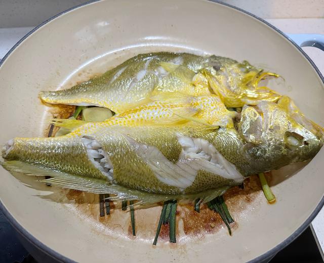 酷彩海鲜锅食谱——无水蒸鱼的做法