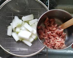 新手版冬瓜豆腐肉片汤的做法 步骤1