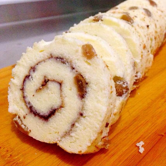 竹马爱青梅做的提子蛋糕卷