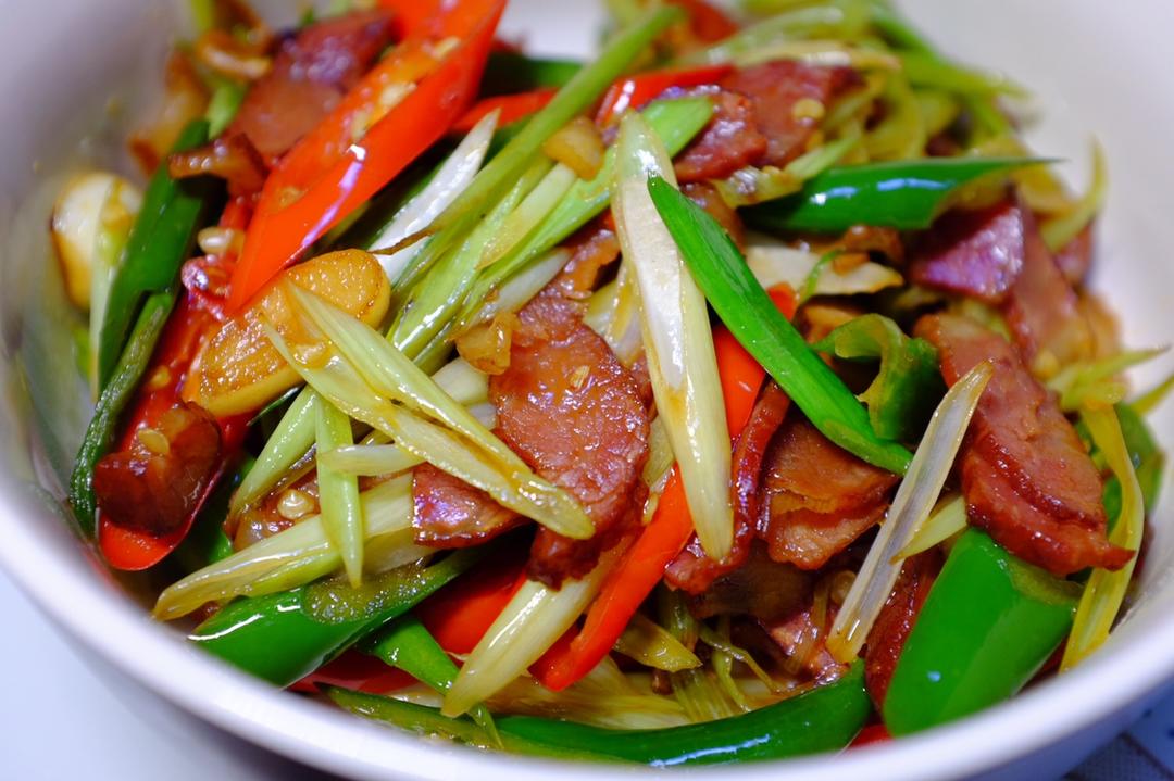 蒜苗炒腊肉