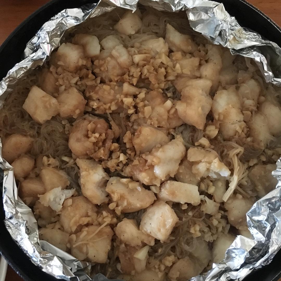 蒜香粉丝巴沙鱼