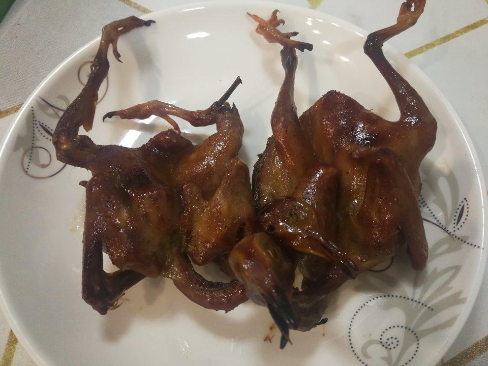 脆皮烤乳鸽