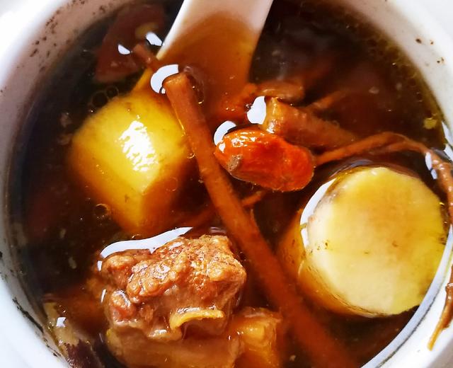 秋风起,来一碗当归牛排骨汤吧!的做法