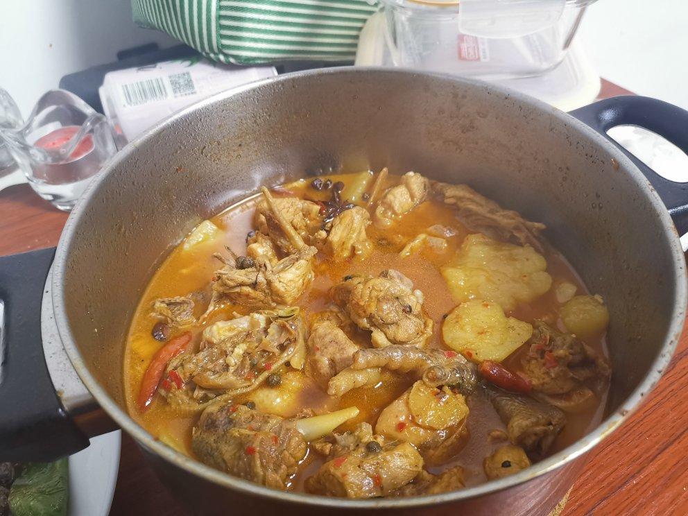 土豆炖鸡块