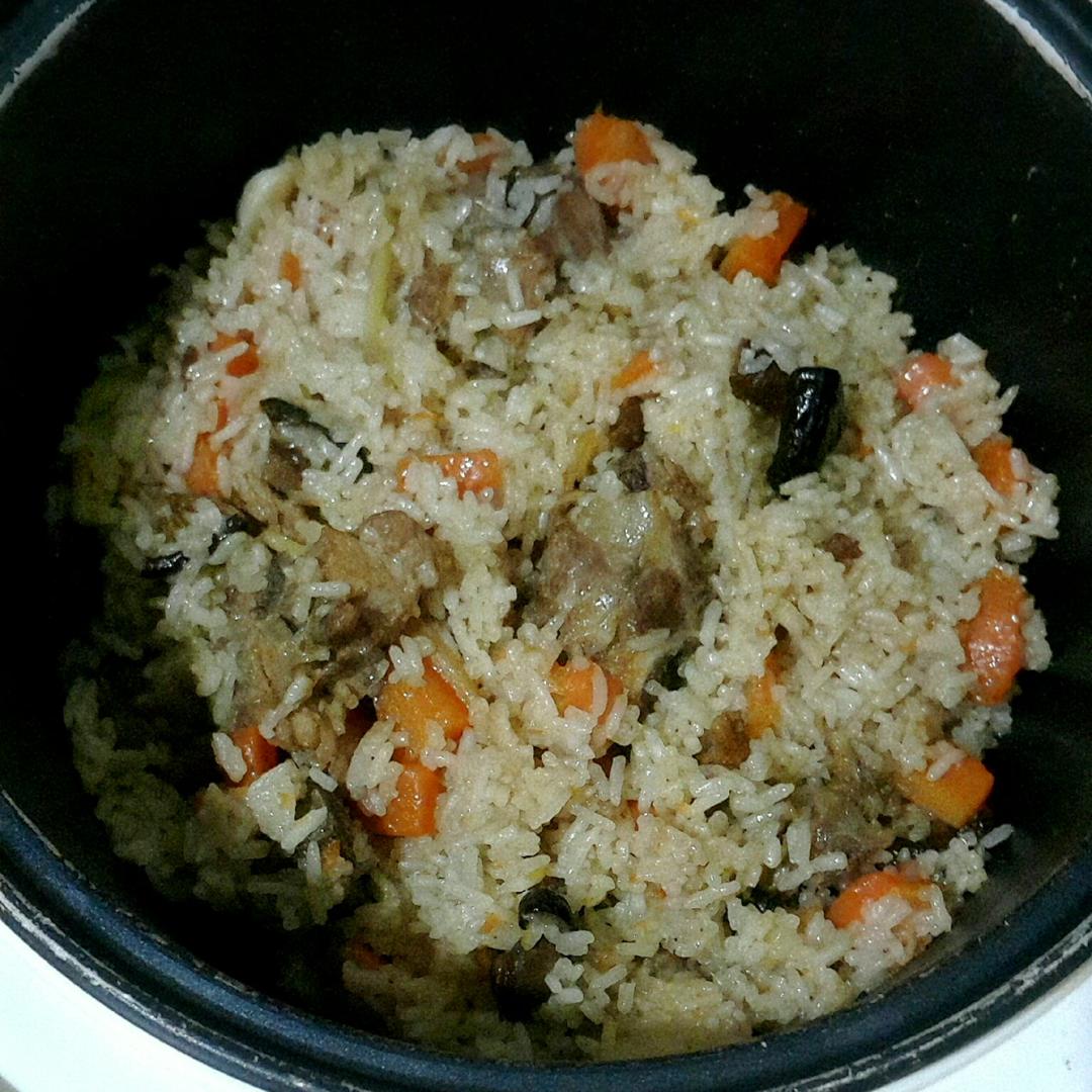 喷香排骨焖饭（爆好吃）
