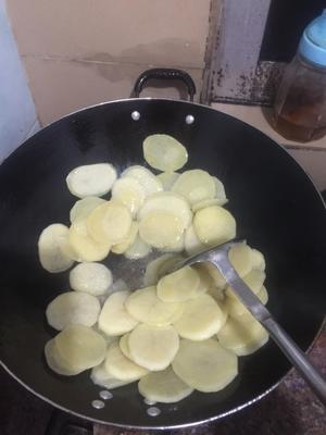 清炒土豆片的做法 步骤4