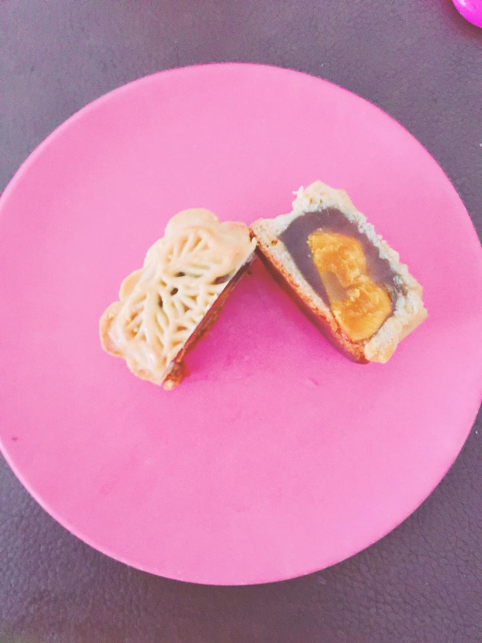 广式月饼——蛋黄莲蓉月饼