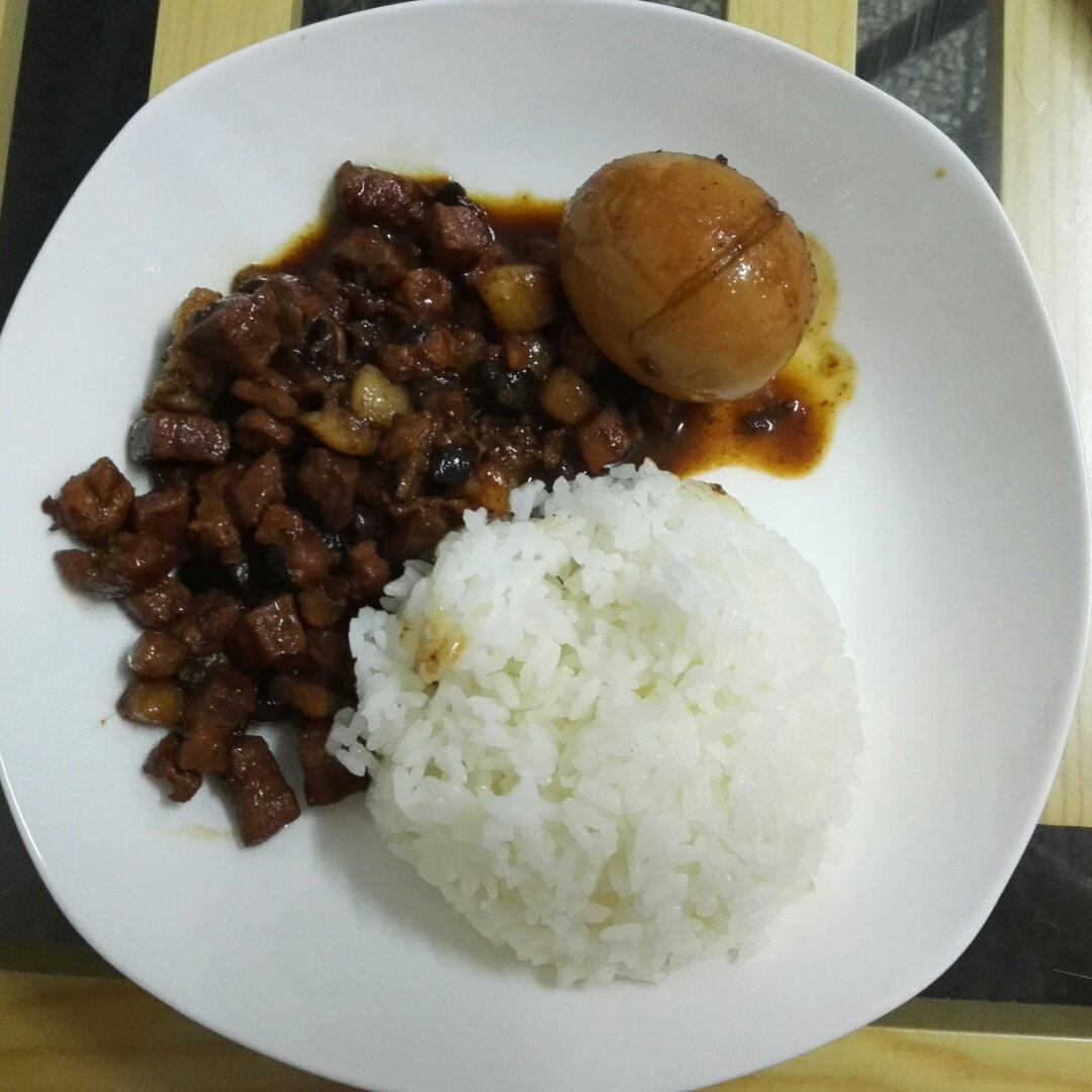 洋葱酥卤肉饭