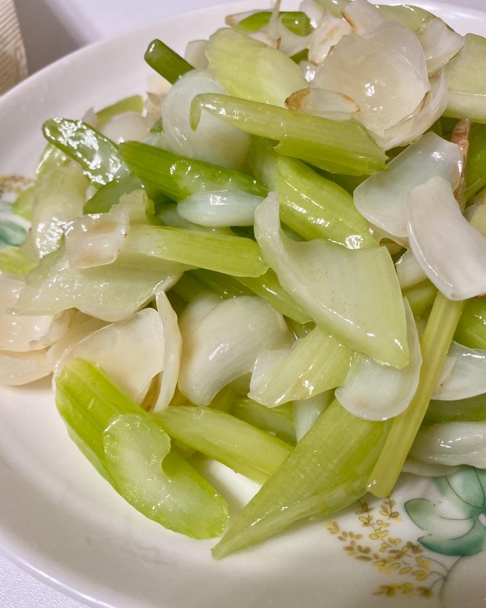 西芹炒百合怎样做到清爽又入味儿