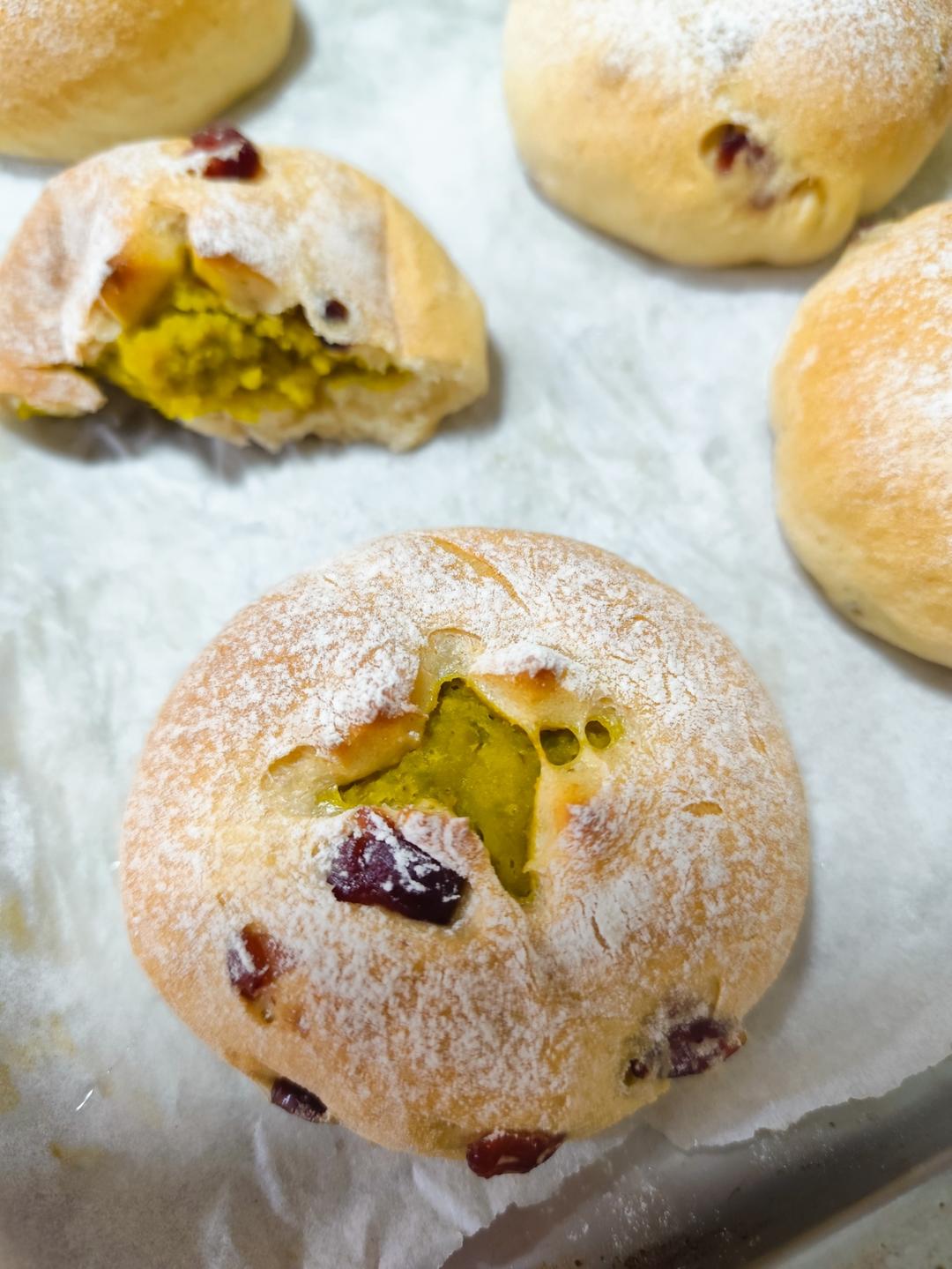 (超好吃的咸口面包）爆浆培根芝士面包