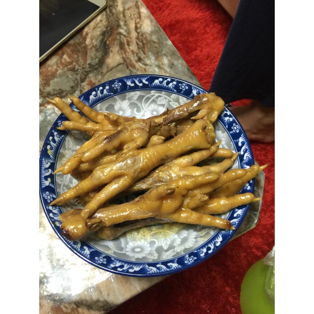 卤鸡爪子