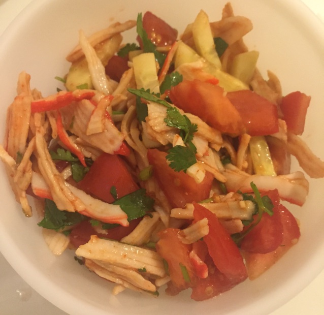 是拉差Sriracha蟹棒沙拉