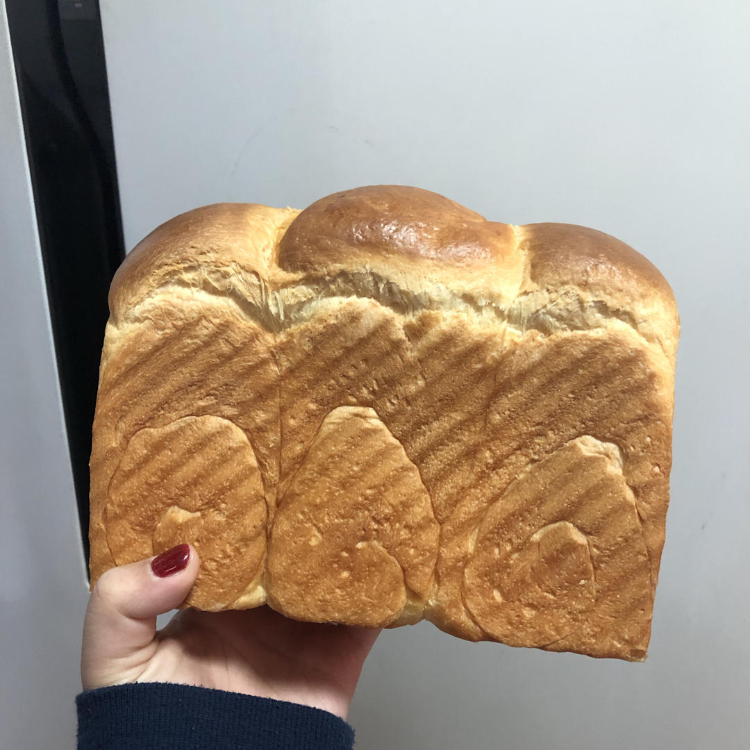 奶香纯粹的重料淡奶油吐司